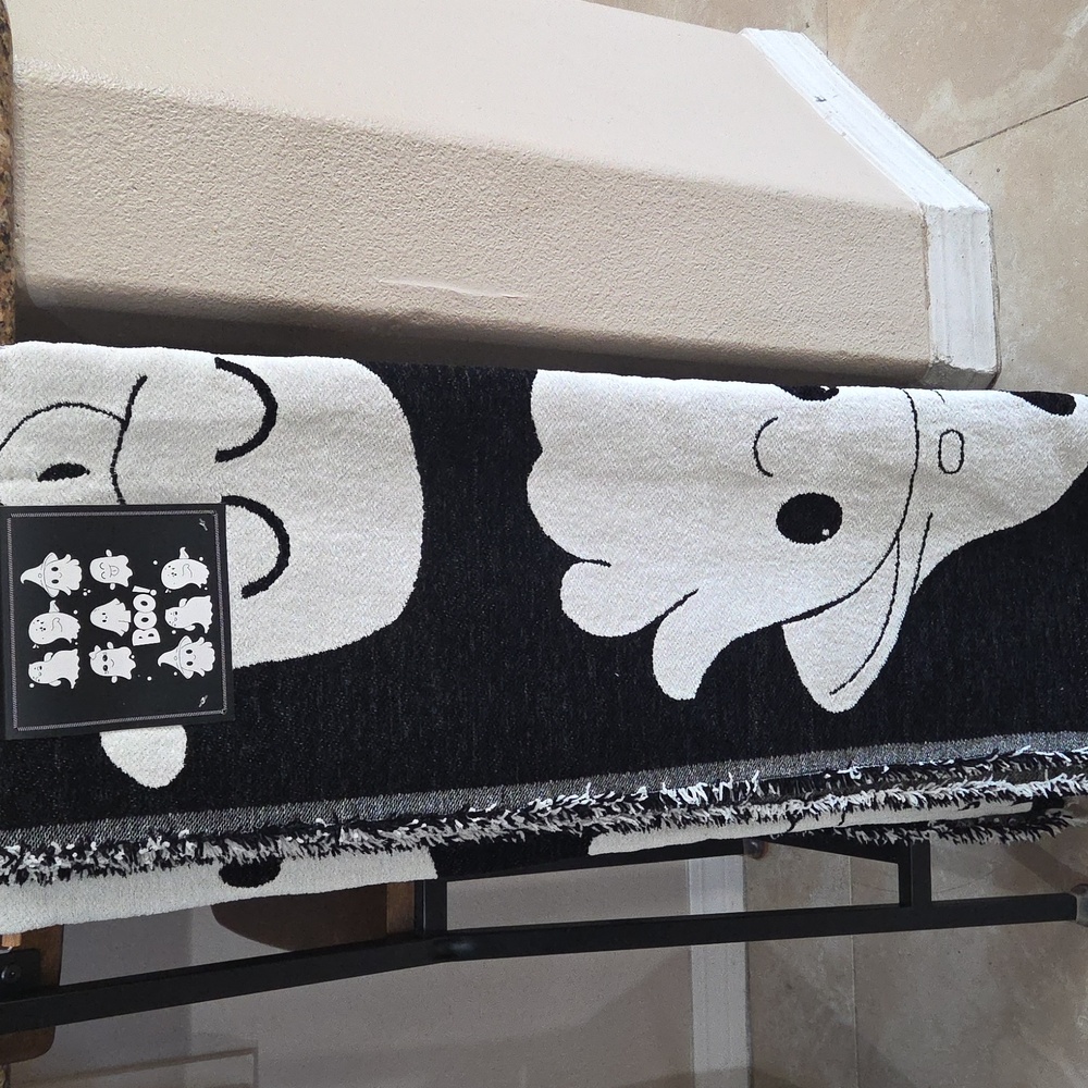 Black and White Ghost Throw Blanket *reversible